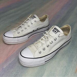 Converse Women’s Size 9.5 Chuck Taylor All Star Lift Platform Canvas Shoe 560251